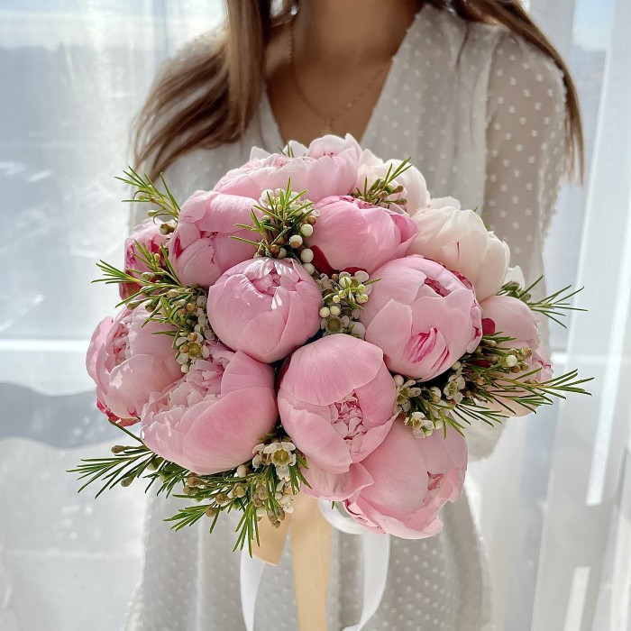 Букет невесты из пионов