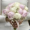 Букет невесты из пионов и гипсофилы