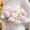 Букет невесты из пионов и гипсофилы