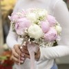 Букет невесты из пионов и гипсофилы