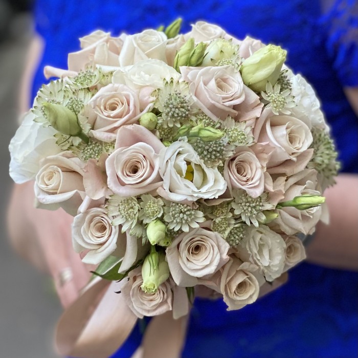Букет невесты  с розами Обещание любви