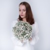 Букет невесты из гипсофилы и эвкалипта