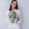 Букет невесты из гипсофилы и эвкалипта
