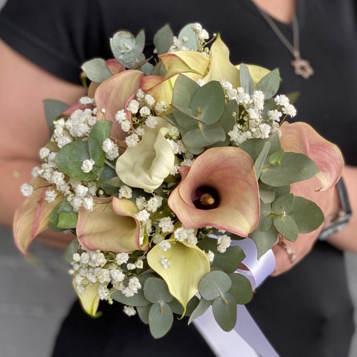 Букет невесты  с каллами Завладевая чувствами