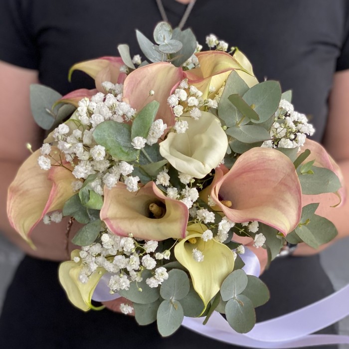 Букет невесты  с каллами Завладевая чувствами