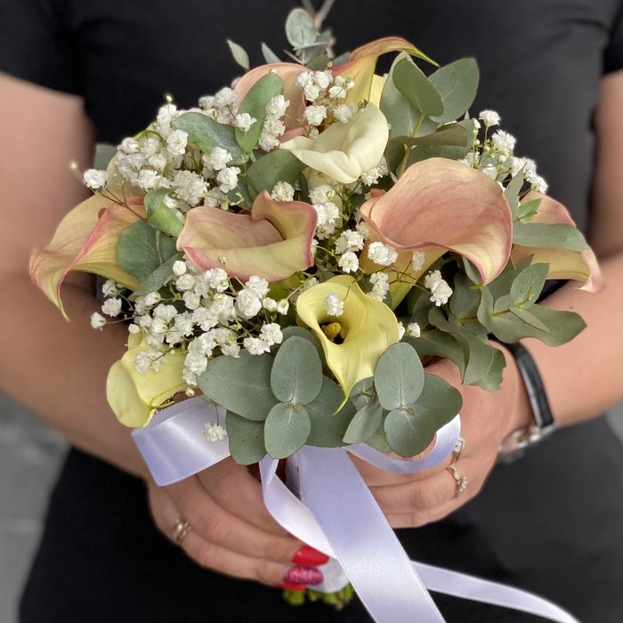 Букет невесты  с каллами Завладевая чувствами