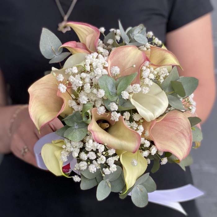 Букет невесты  с каллами Завладевая чувствами