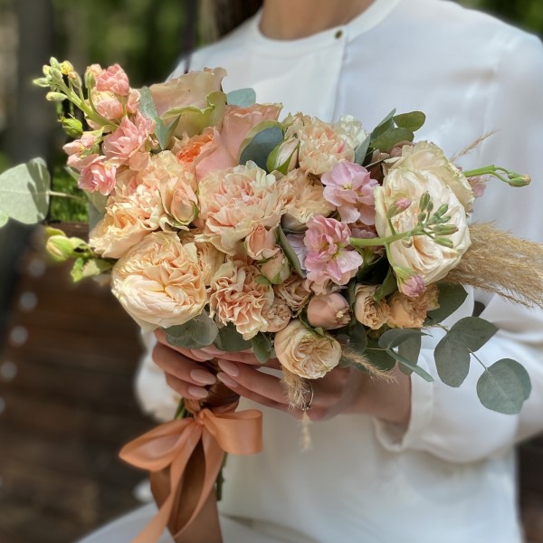 Раскидистый букет невесты