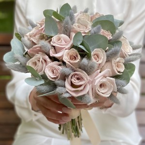 Свадебный букет роз Мента