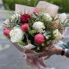 Букет с пионами