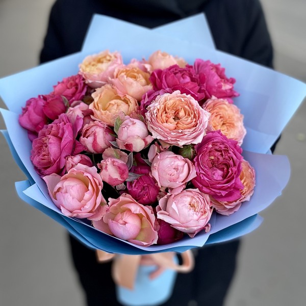 Дуэт из пионовидных роз Джульетта