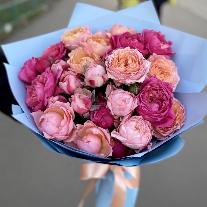 Дуэт из пионовидных роз Джульетта