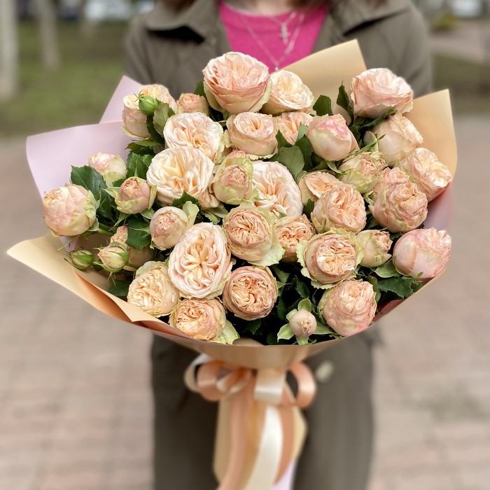 Букет персиковых пионовидных роз Джентл Трендсеттер
