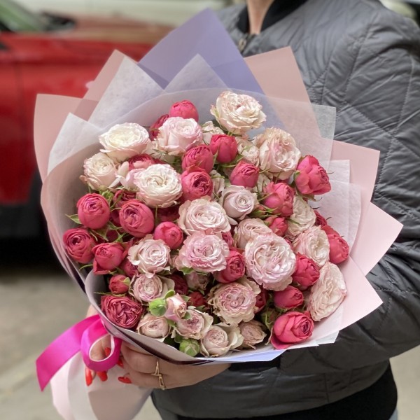 Дуэт из 11 кустовых роз Энджел Бомбастик и Гранд Трендсеттер