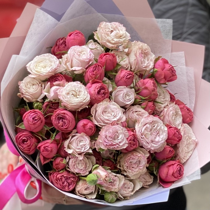 Дуэт из 11 кустовых роз Энджел Бомбастик и Гранд Трендсеттер