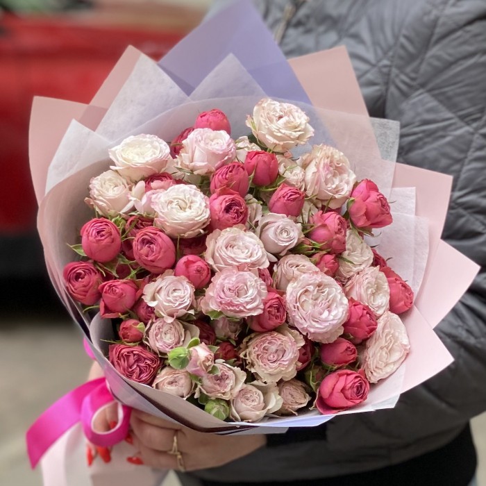 Дуэт из 11 кустовых роз Энджел Бомбастик и Гранд Трендсеттер