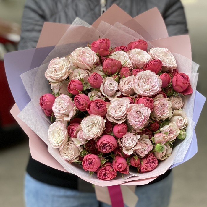 Дуэт из 11 кустовых роз Энджел Бомбастик и Гранд Трендсеттер