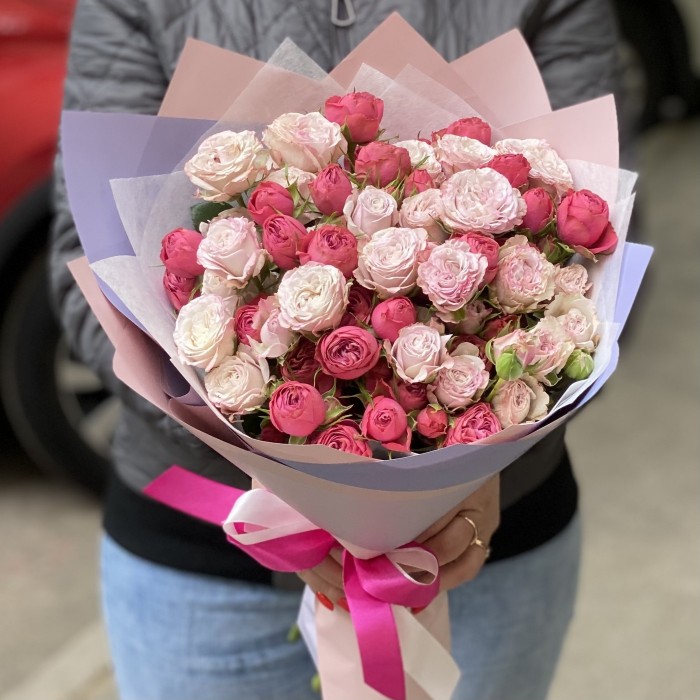 Дуэт из 11 кустовых роз Энджел Бомбастик и Гранд Трендсеттер