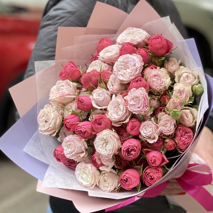 Дуэт из 11 кустовых роз Энджел Бомбастик и Гранд Трендсеттер