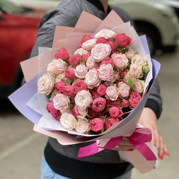 Дуэт из 11 кустовых роз Энджел Бомбастик и Гранд Трендсеттер