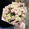 Дуэт кустовых роз Энджел Бомбастик и Роял Порцелина