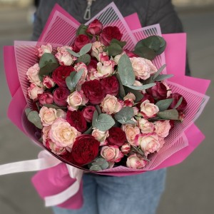Дуэт из 15 кустовых роз Роял Трендсеттер и Рефлекс