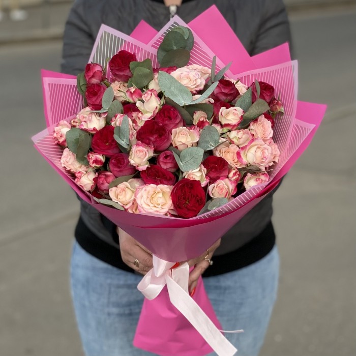 Дуэт из 15 кустовых роз Роял Трендсеттер и Рефлекс