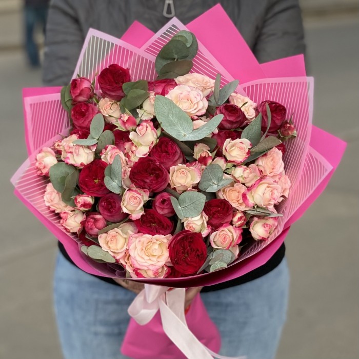 Дуэт из 15 кустовых роз Роял Трендсеттер и Рефлекс