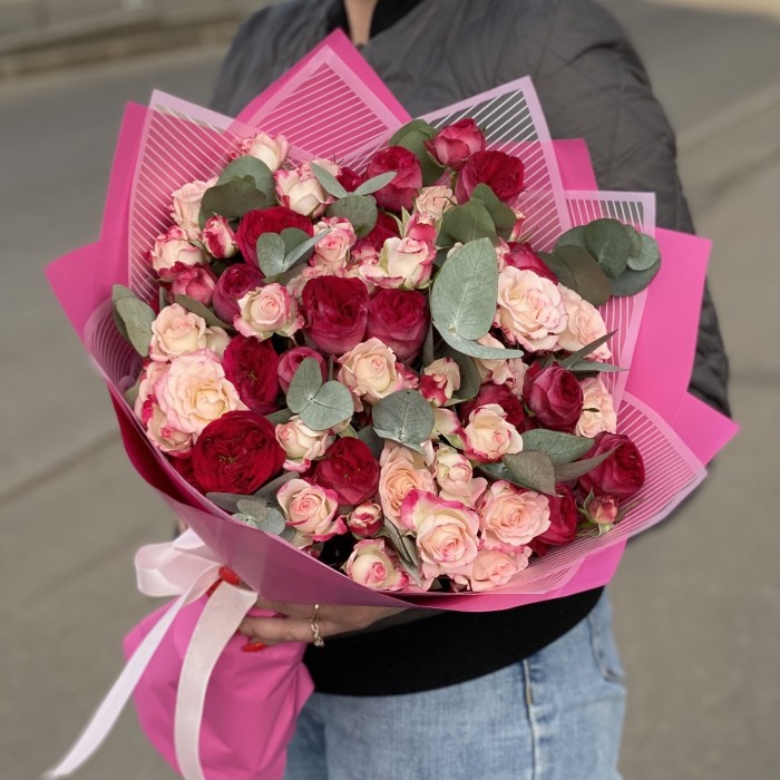 Дуэт из 15 кустовых роз Роял Трендсеттер и Рефлекс