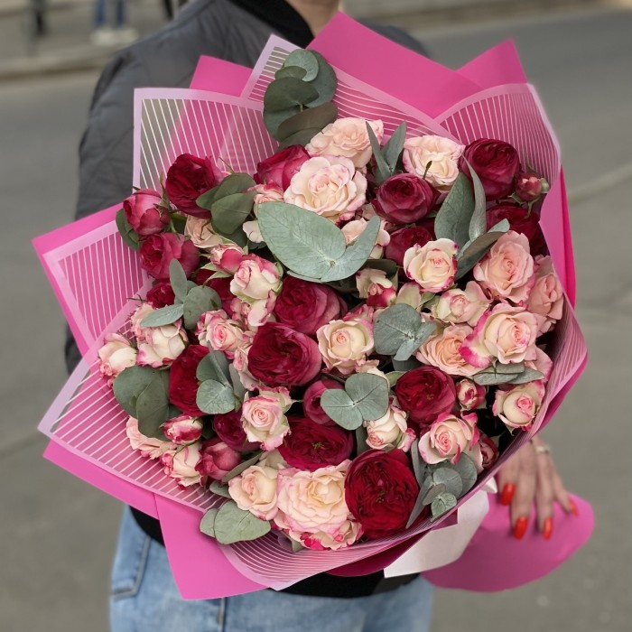 Дуэт из 15 кустовых роз Роял Трендсеттер и Рефлекс