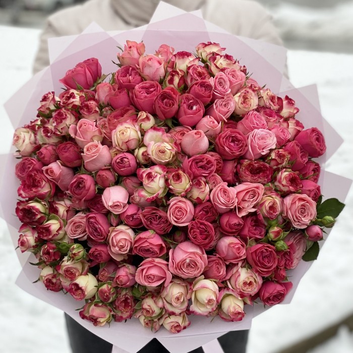 Нежно-розовый микс из кустовых пионовидных роз