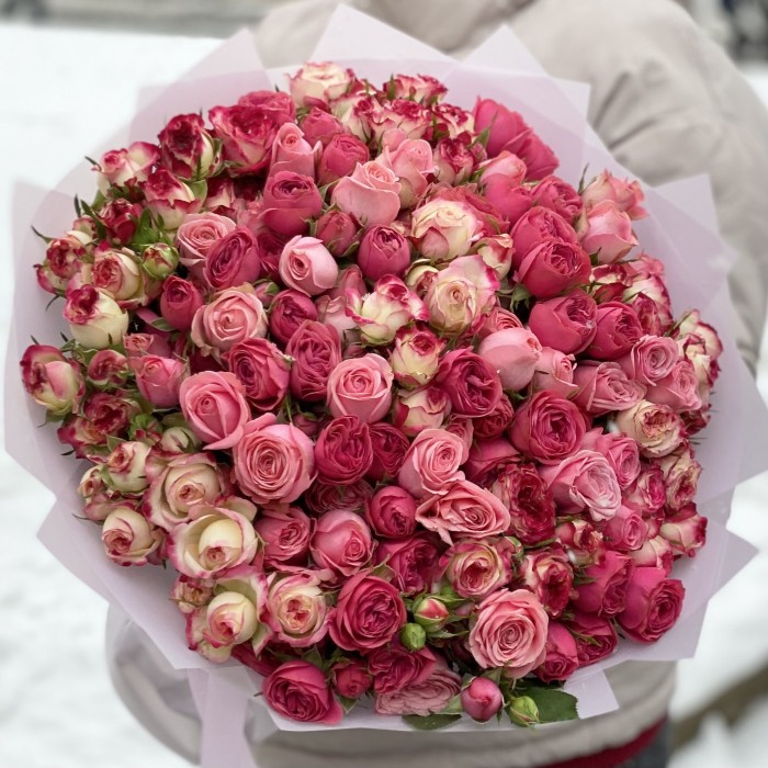 Нежно-розовый микс из кустовых пионовидных роз