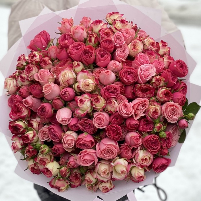 Нежно-розовый микс из кустовых пионовидных роз