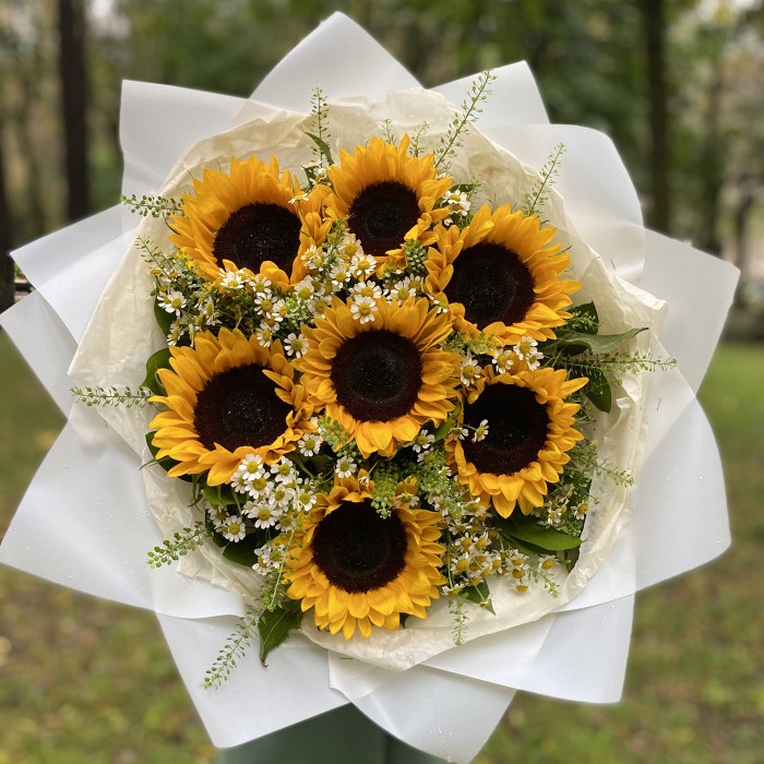 Букет подсолнухи и ромашки