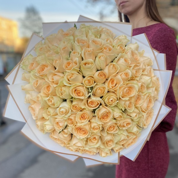 101 роза Пич Аваланш