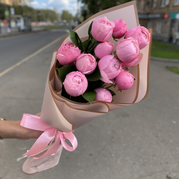 Комплимент из пионовидных роз Сильва Пинк 50см