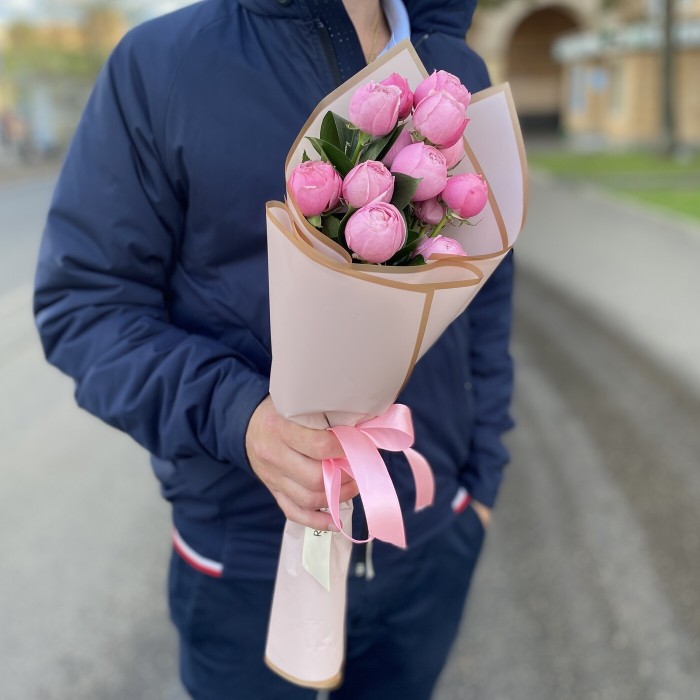 Комплимент из пионовидных роз Сильва Пинк 50см
