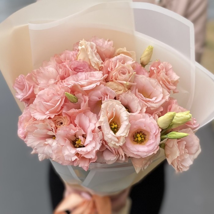 Букет махровых розовых Эустом