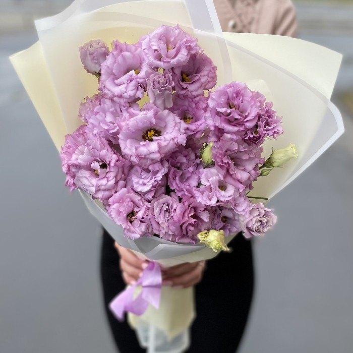 Букет махровых сиреневых Эустом