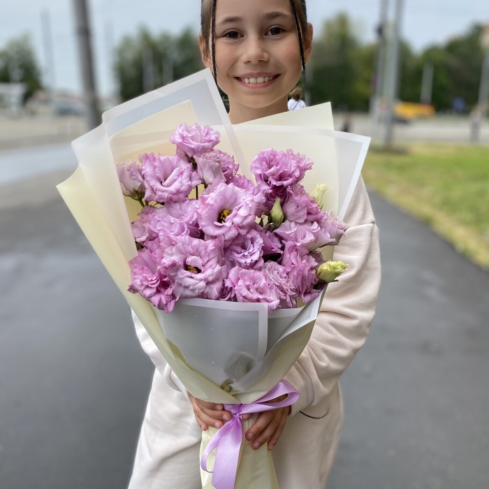 Букет махровых сиреневых Эустом