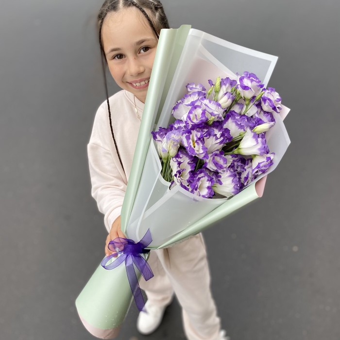 Букет сиренево белых Эустом