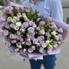 Букет  сиреневых кустовых роз