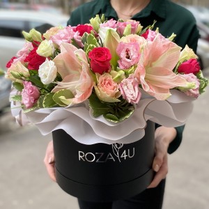 Цветы в коробке Романтичный день