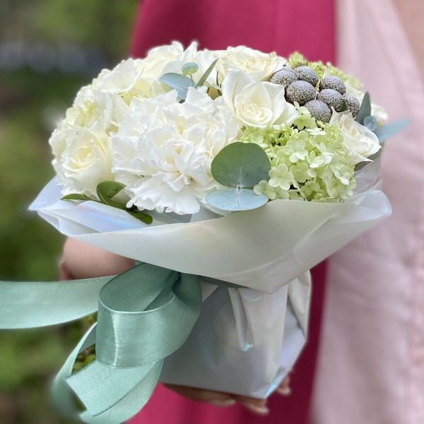 Мини композиция с цветами Белая