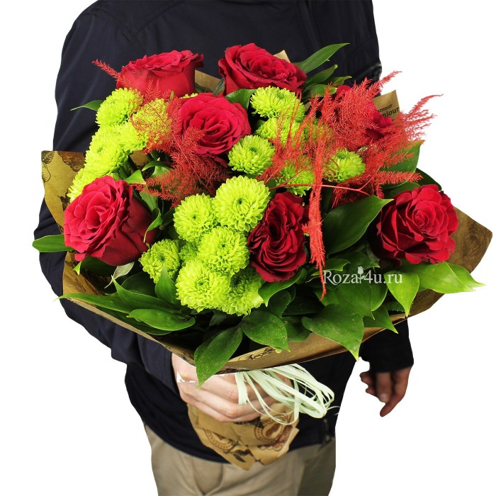 На любое событие - хризантема и розы