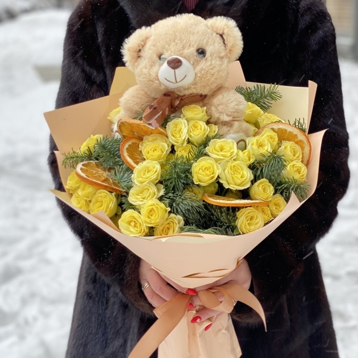 Букет с игрушечным медвежонком