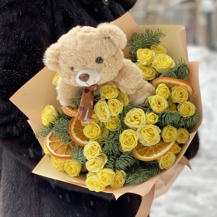 Букет с игрушечным медвежонком