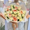 Букет из нежных пионовидных роз
