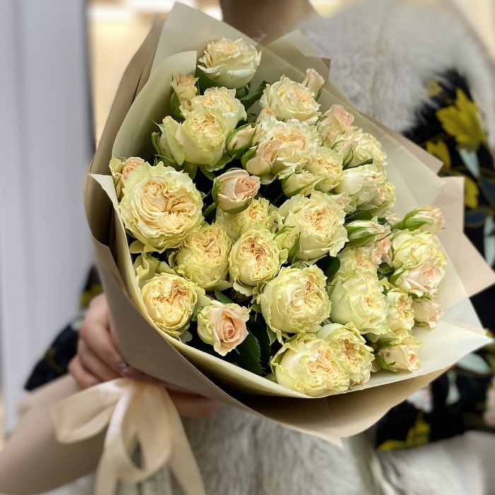 Букет пионовидных роз Саммер и Свит Сара