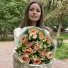 11 пионовидных роз Гравити с альстромерией